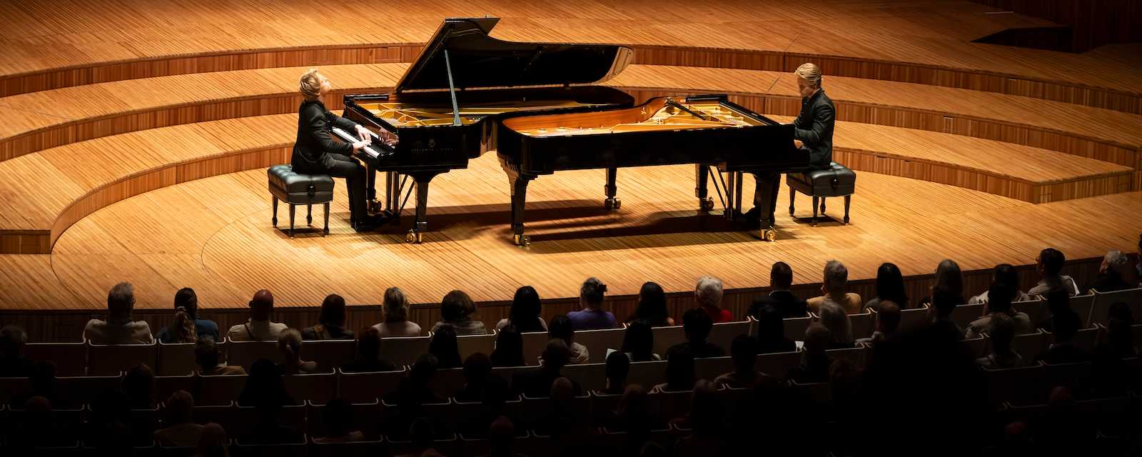 Review: Lucas & Arthur Jussen in  Recital