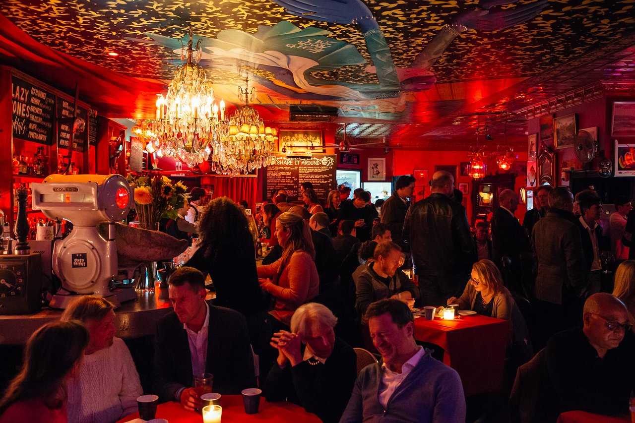 Lazybones Lounge NYE 2024