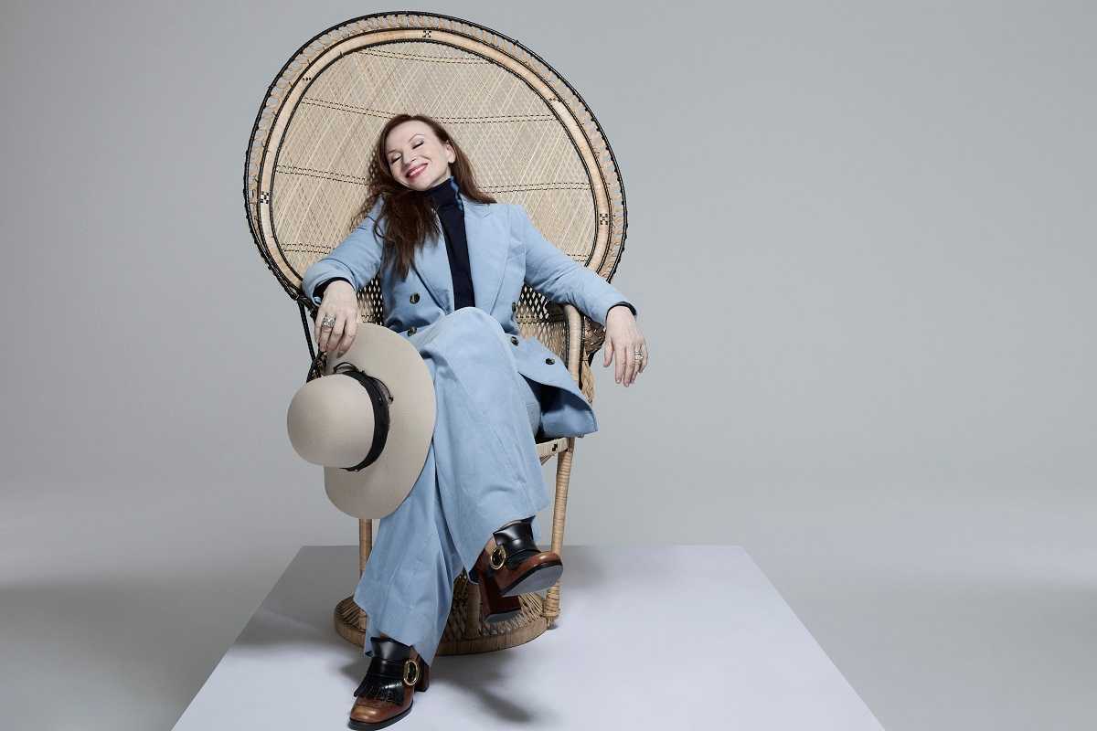 Suit Yourself – The New Album by Judith Owen