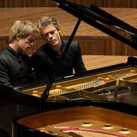 Review: Lucas & Arthur Jussen in Recital