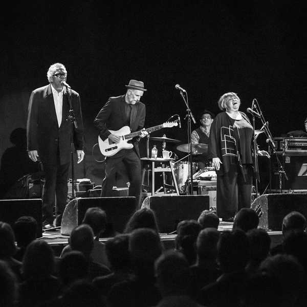 Review: Mavis Staples Rocks The Metro Theatre