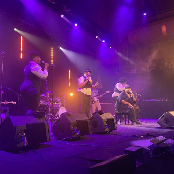 Review: Annie and the Caldwells’ Electrifying Sydney Performance