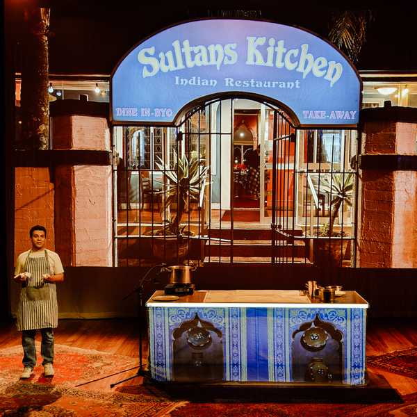 Review: A Place in the Sultan’s Kitchen (or How to Make the Perfect One-Pot Chicken Curry) 